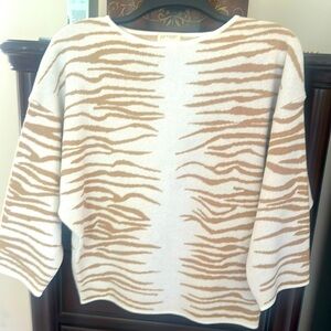 Women’s printed Sweater